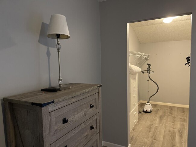 Building Photo - 1030 Green Pine Blvd