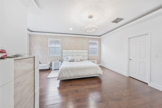 Building Photo - 6933 NW 104th Ct