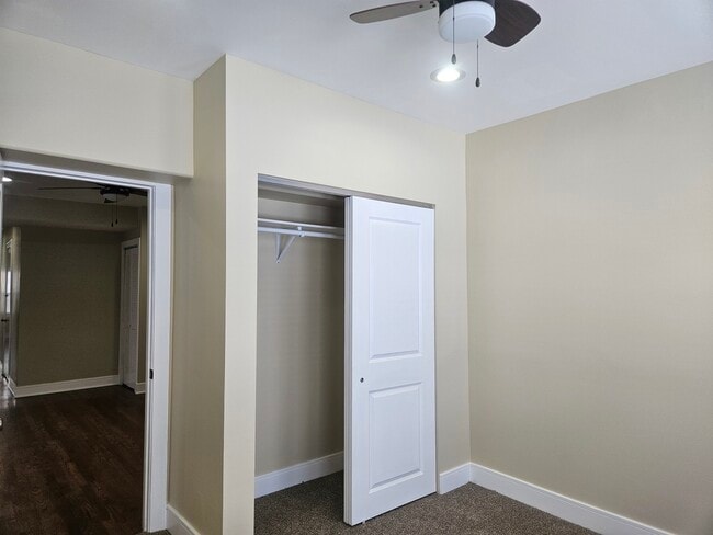 Building Photo - 3040 N Cicero Ave