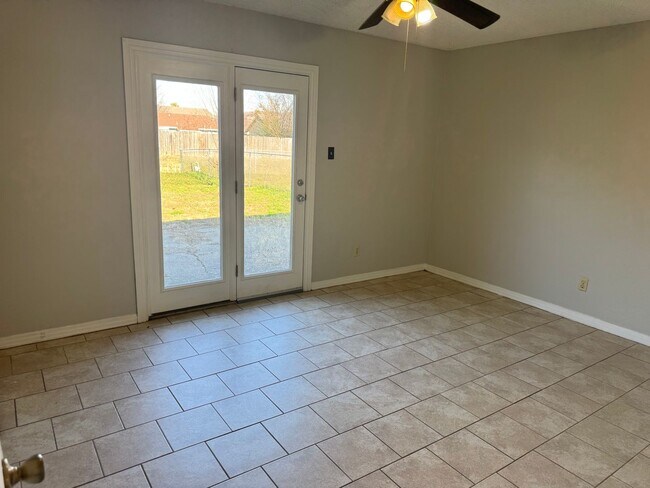 Building Photo - Jackson Street Duplex's