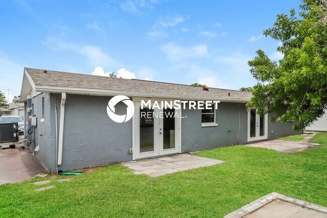 Building Photo - 3 Bedroom Pet-Friendly Home in Holiday, FL with Main Street Renewal