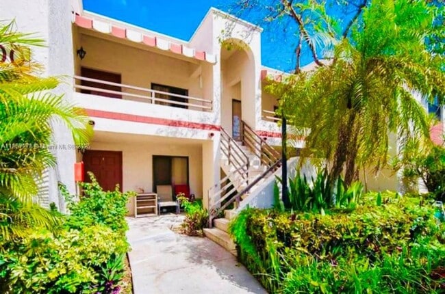 Building Photo - 2 bedroom in Miami FL 33179