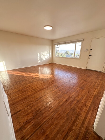 Building Photo - 2928 Piedmont Dr