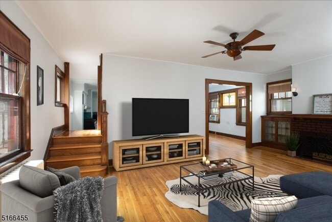 Building Photo - 170 Carteret St
