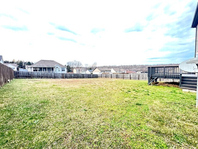 Building Photo - Move-In Special Available! Beautiful Singl...