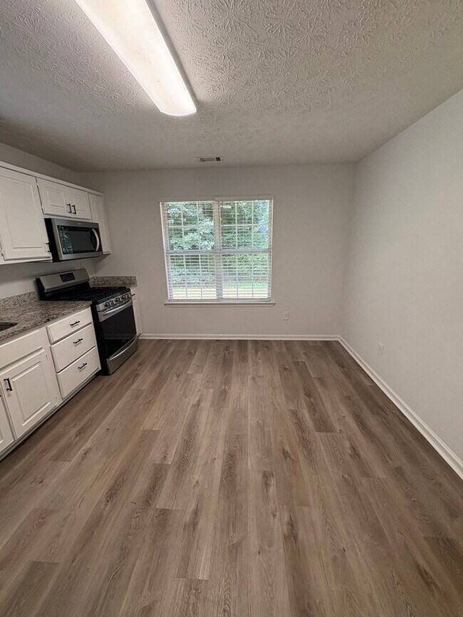 Building Photo - 229 Pebble Creek Dr