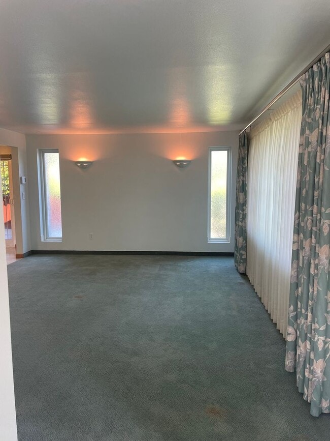 Building Photo - 2 BR/1.75 BA home in Edmonds