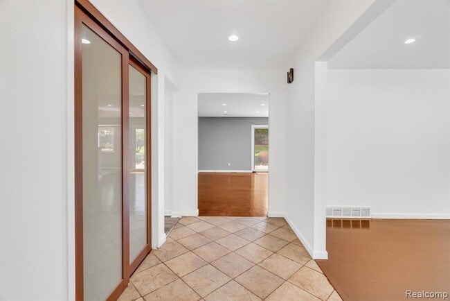 Building Photo - 36939 Heatherton Dr