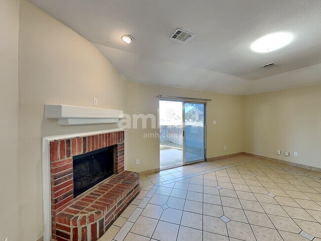 Building Photo - 904 Western Pass