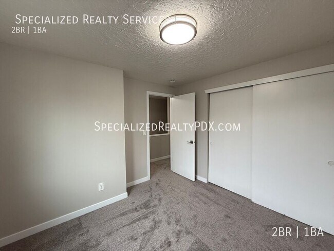 Building Photo - 5117 SW 62nd Ave