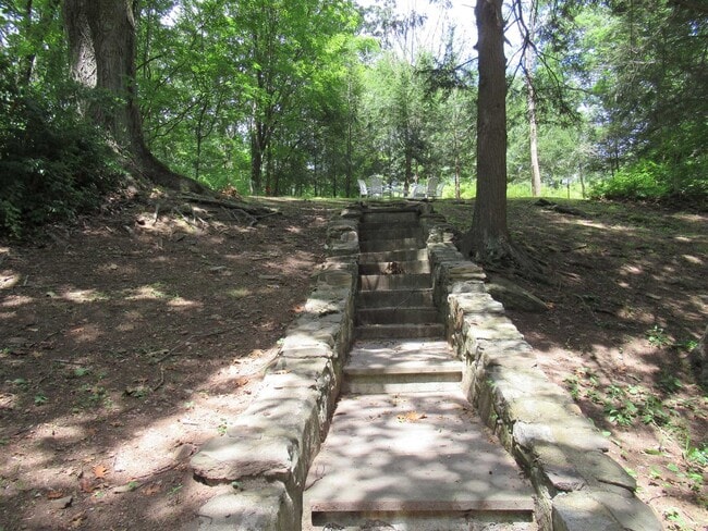 Building Photo - 101 Bundy Hill Rd