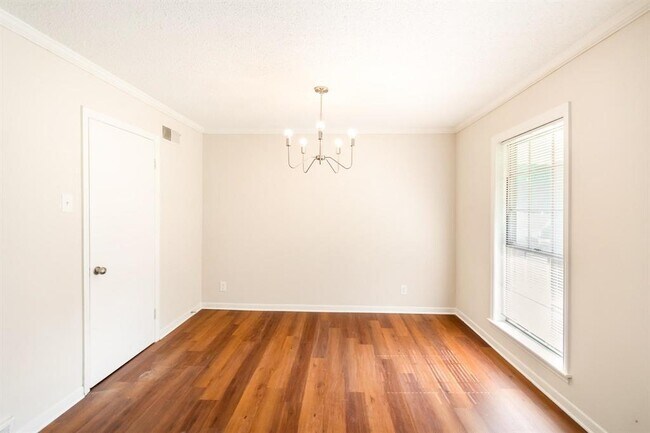 Building Photo - 3701 Joslyn St