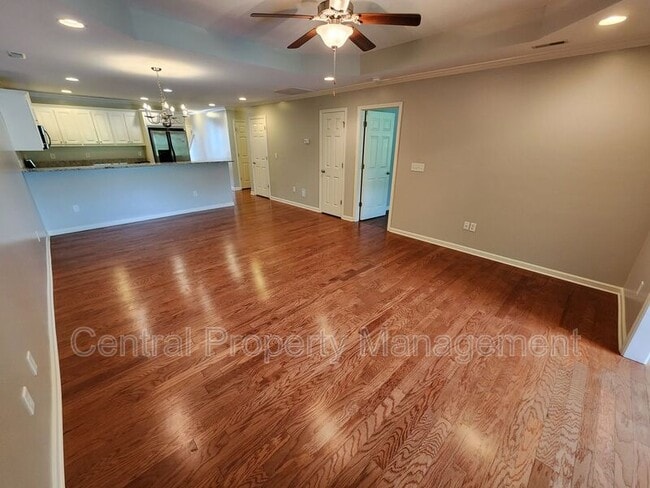 Building Photo - 107 Shalom Dr