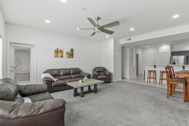 Building Photo - 14000 N 94th St