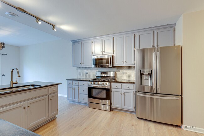 Building Photo - 4405 Middleton Pl