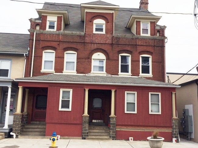 Primary Photo - 111 E Broad St