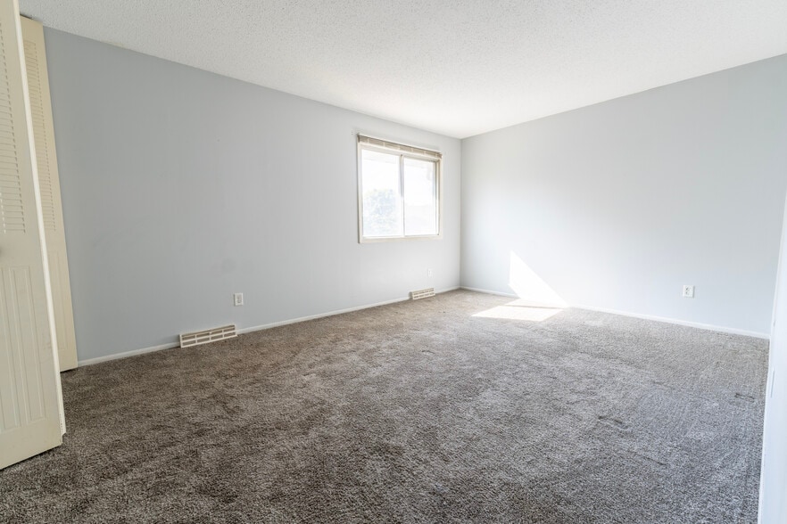 Building Photo - 2363 Dorland Ln E