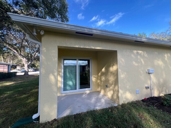 Building Photo - 2/2 Duplex / New Construction