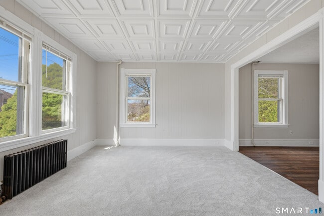 Building Photo - 45 Dunham St