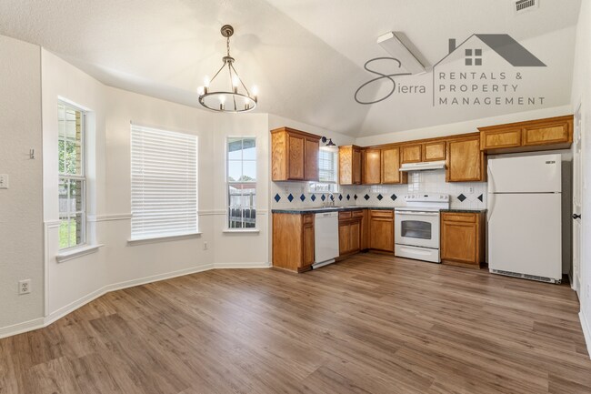 Building Photo - LIMITED-TIME MOVE-IN SPECIAL: Receive two weeks of free rent with an approved application and lea...