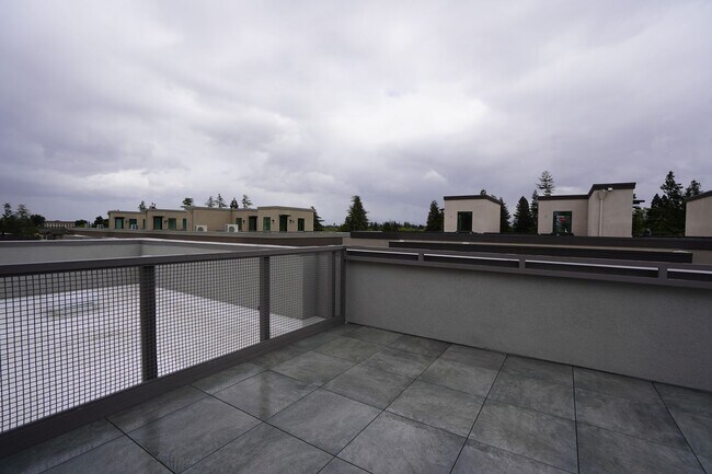 Building Photo - New Construction End Unit Luxury Townhome in Central Sunnyvale Location!
