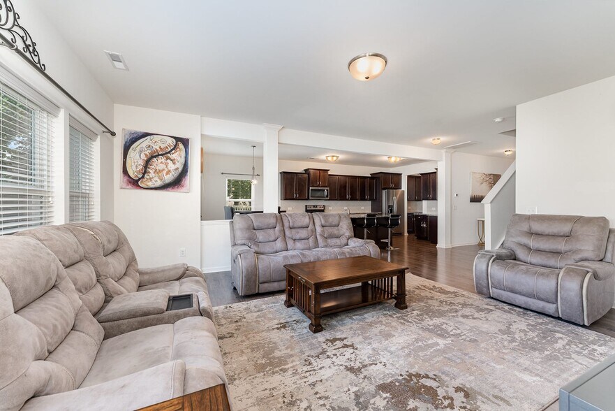 Building Photo - 5514 Hardie Farm Dr