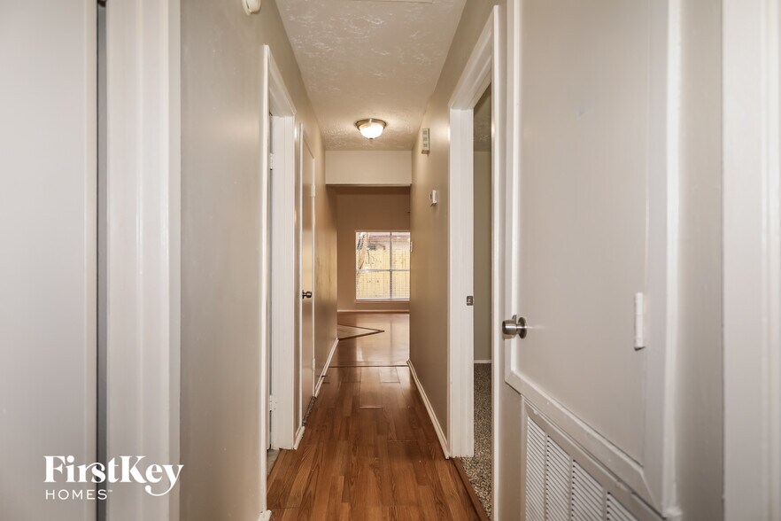 Building Photo - 4631 Whispering Rock Ln