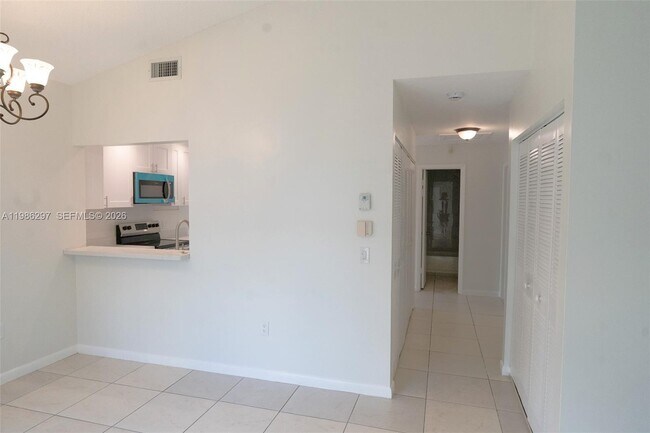 Building Photo - 21009 SW 124th Ave Rd