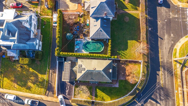 Building Photo - 146 Bath Ave