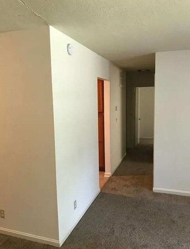 Building Photo - 3513 Willowood Rd