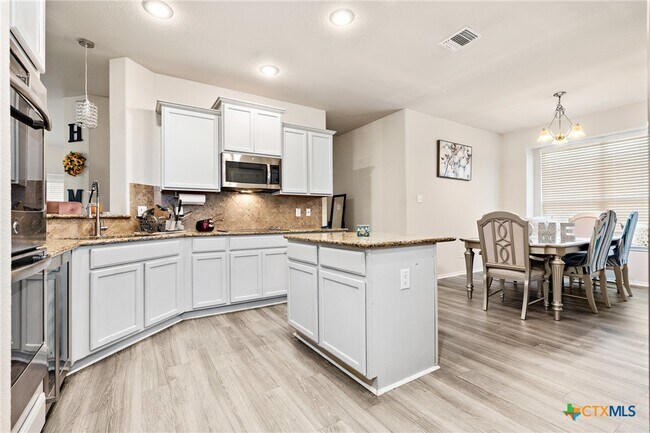 Building Photo - 6800 Mustang Creek Rd