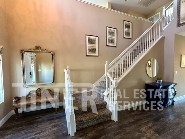 Building Photo - 3576 Hume St