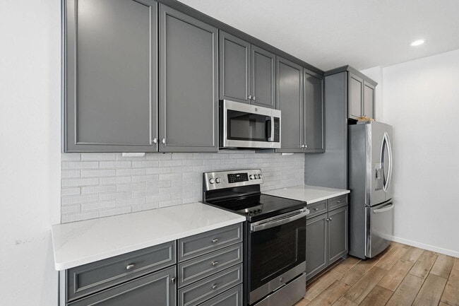 Building Photo - 641 S Davidson Ln