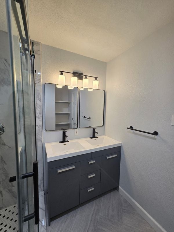 Building Photo - 2647 Springvale Dr
