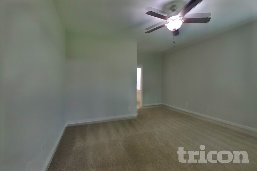 Building Photo - 713 W Coker Way