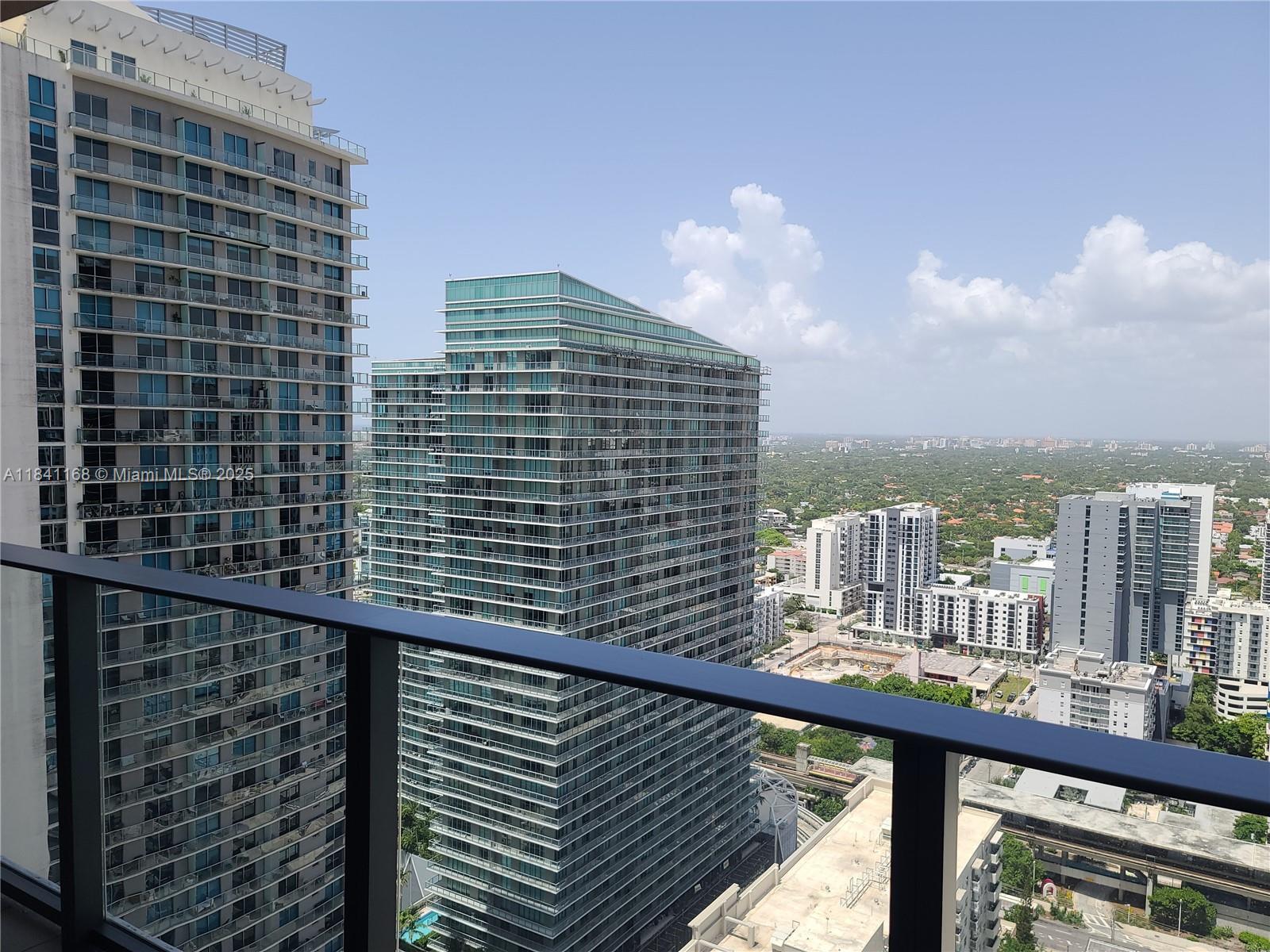 Building Photo - 1000 Brickell Ave