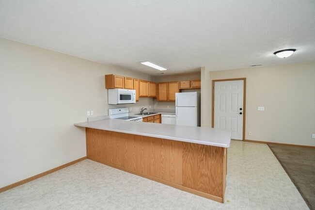 Building Photo - 1420 E Redwood Blvd