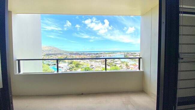 Building Photo - 6770 Hawaii Kai Dr