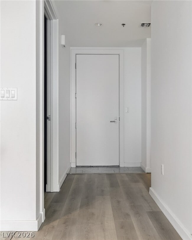 Building Photo - 4471 Dean Martin Dr