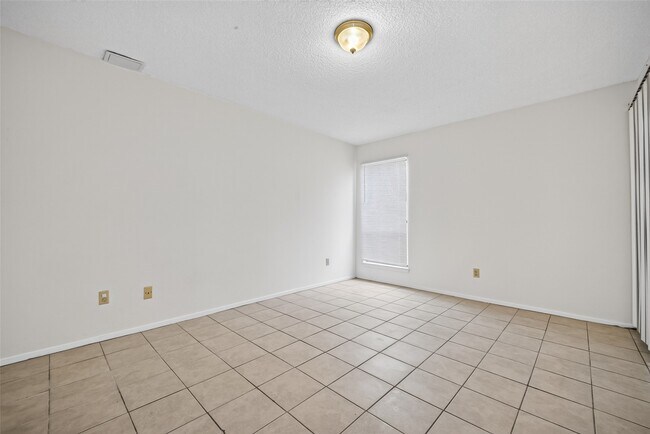 Building Photo - 9435 Pagewood Ln