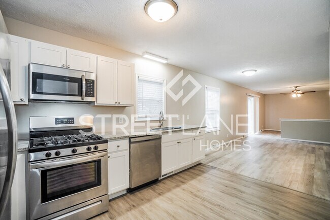 Building Photo - Charming 3 Bedroom in Whitehall!