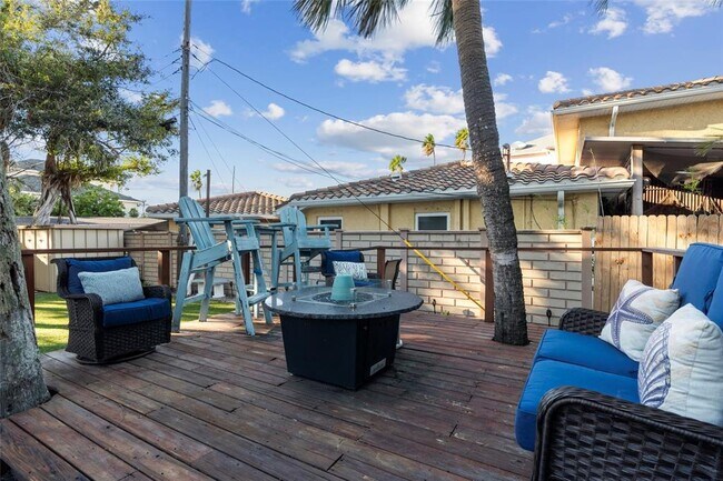 Building Photo - 284 44th Ave