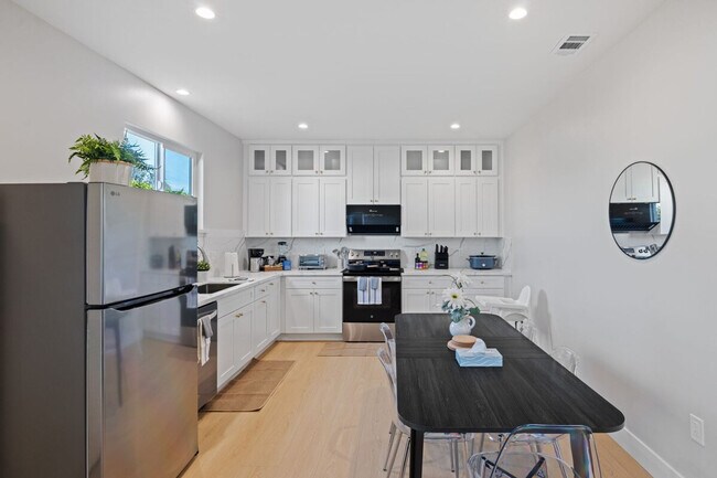 Building Photo - 1817 Andrea Pl