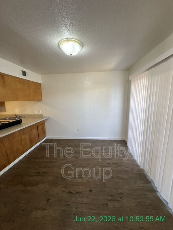 Building Photo - 1226 S Santa Fe St