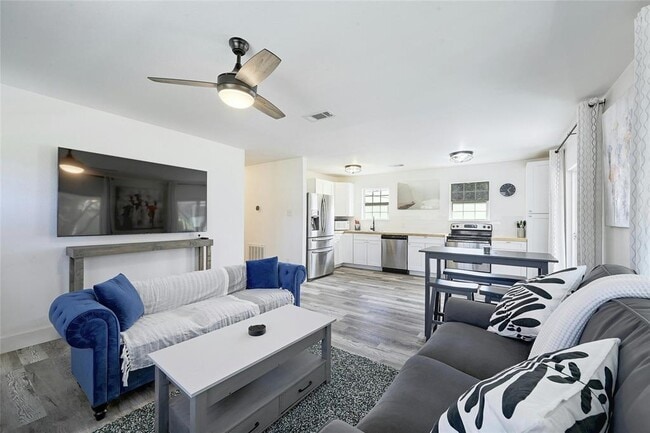 Building Photo - 2627 Geronimo Trail