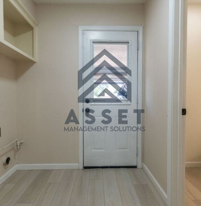 Building Photo - 801 Cogswell Cir