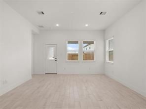 Building Photo - 15317 Hazel Firs Ln