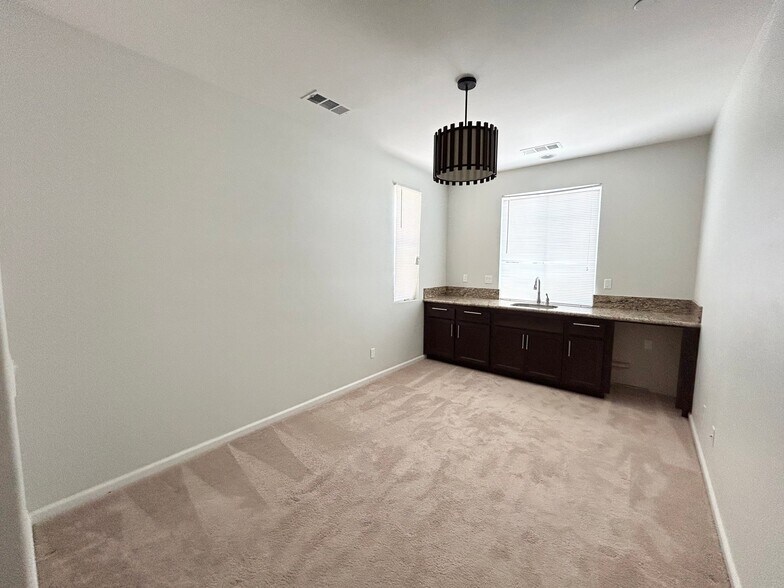 Building Photo - 35232 Tulsi Ct