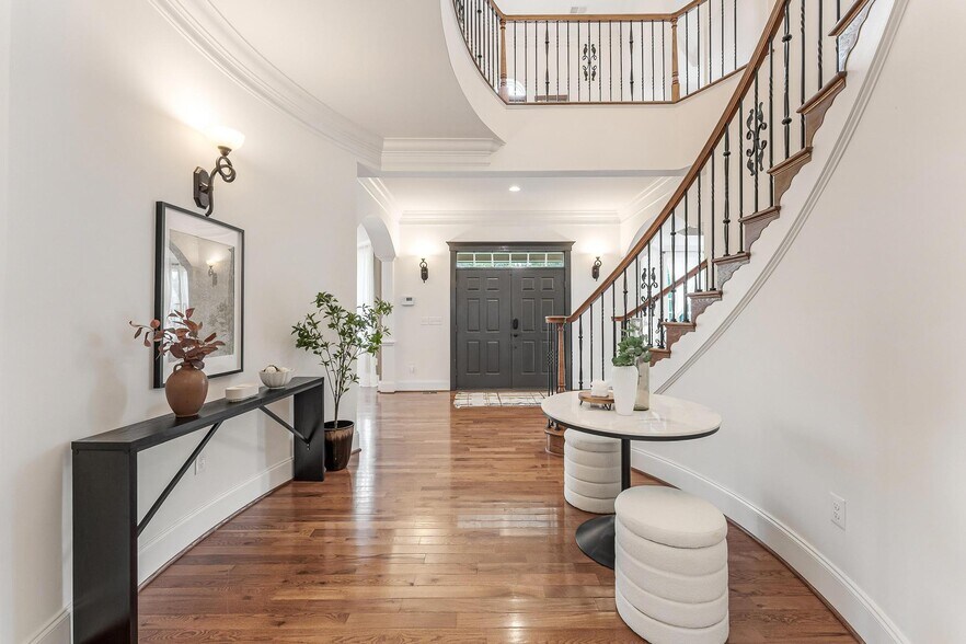 Building Photo - 829 Golden Arrow St