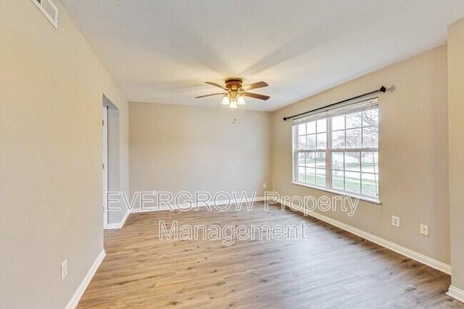 Building Photo - 1115 Spend a Buck Ct